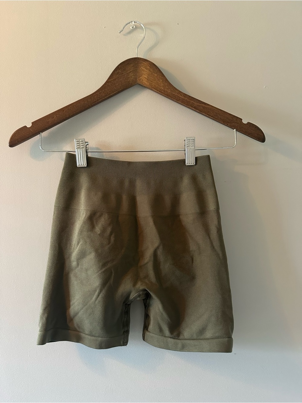 Alphalete Amplify Shorts - Olive